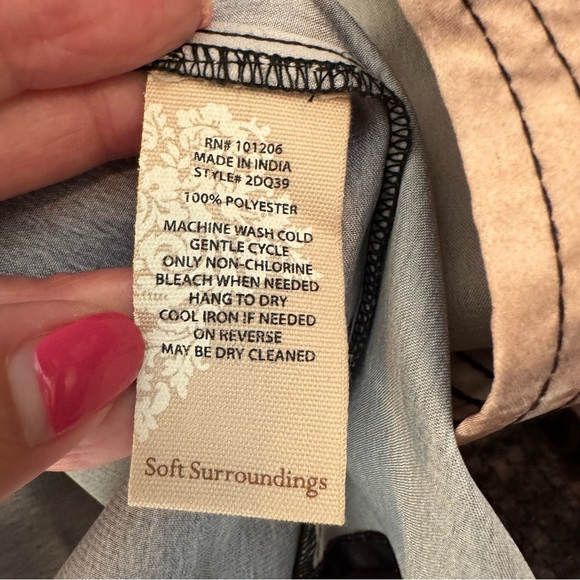 Soft Surroundings Ainsley Abstract Open Kimono Satin Art Size L/XL - Picture 6 of 7